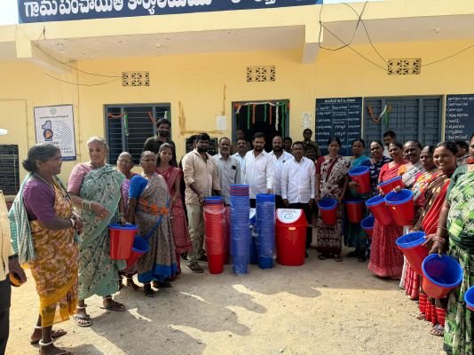ఇంటి పరిసరాలను పరిశుభ్రంగా ఉంచుకోవాలి