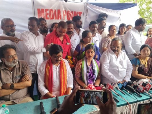 వైసీపీ మేయర్ అభ్యర్థినిగా..కోలగట్ల శ్రావణి నామినేషన్..
