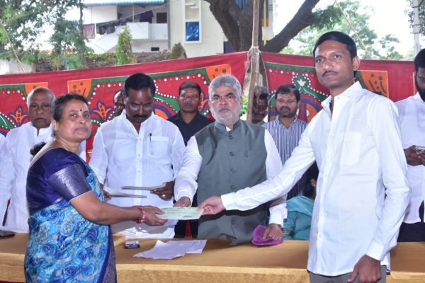 ఎల్‌నినో ప్రభావాన్ని సమష్టిగా ఎదుర్కొందాం.. రైతులకు ప్రభుత్వం అండగా ఉంటుంది : స్పీకర్ గడ్డం ప్రసాద్ కుమార్
