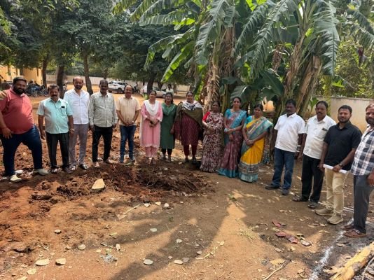 నేదునూరు వెల్ఫేర్ హాస్టల్‌లో  ఇంకుడు గుంత పనులు ప్రారంభం