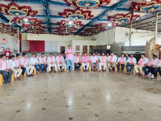 అప్రకటిత విద్యుత్ కోతలతో రైతుల అవస్థలు.. మర్పల్లిని కరువు మండలంగా ప్రకటించాలి: మండల పార్టీ అధ్యక్షుడు శ్రీకాంత్ రెడ్డి