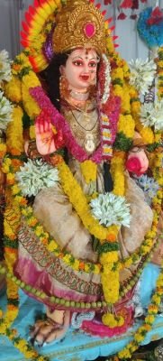 సరస్వతీ దేవి అవతారంలో దర్శనమిస్తున్న అమ్మవారు 