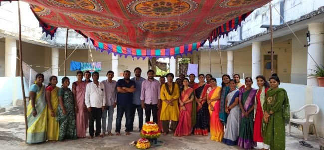 ప్రభుత్వ వైద్యశాలలో బతుకమ్మ సంబురాలు