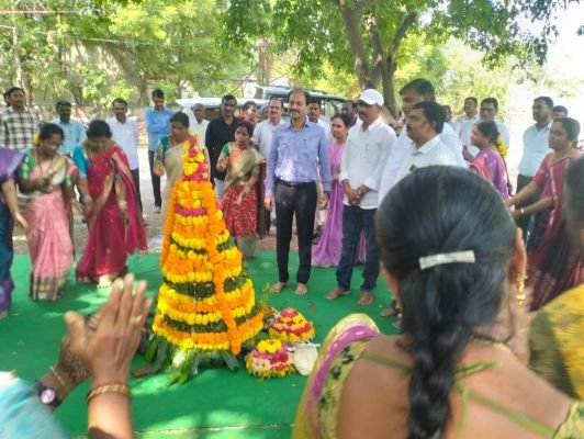 ధర్మసాగర్ ఎంపీడీవో కార్యాలయంలో ఘనంగా బతుకమ్మ సంబరాలు