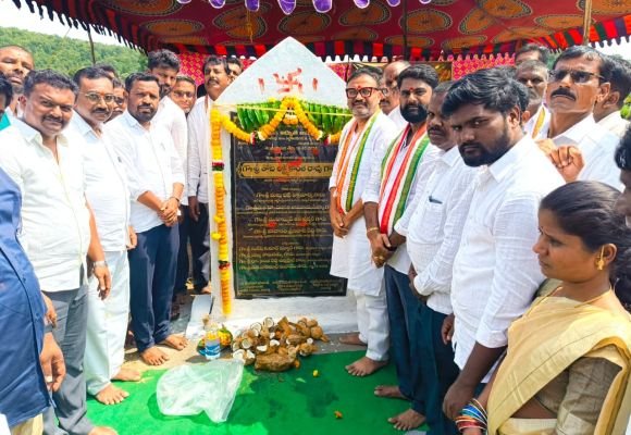 33/11 కేవీ విద్యుత్ సబ్‌స్టేషన్‌కు జుక్కల్ ఎమ్మెల్యే తోట లక్ష్మీకాంతరావు శంకుస్థాపన 