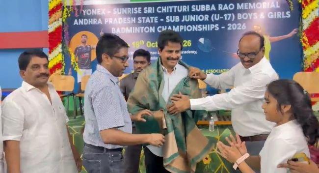 బ్యాడ్మింటన్ క్రీడలకు తణుకును ప్రత్యేక వేదికగా తీర్చిదిద్దాలి  జాతీయ, అంతర్జాతీయ స్థాయిలో రాణించే క్రీడాకారులను తయారు చేయడమే లక్ష్యం  త్వరలో ఏడు బ్యాడ్మింటన్ కోర్టులు అందుబాటులోకి  గోపీచంద్, పీవీ సింధులను ఆదర్శంగా తీసుకోవాలి: ఎమ్మెల్యే ఆరిమిల్లి రాధాకృష్ణ