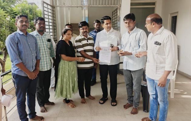 ఎన్ హెచ్ ఎం ఉద్యోగుల సమస్యలను సీఎం, వైద్యారోగ్య శాఖ మంత్రి దృష్టికి తీసుకెళ్తా: ఎమ్మెల్యే రాజేశ్ రెడ్డి