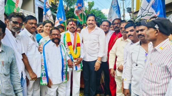 కార్పొరేటర్ అభ్యర్థిగా రేవళ్ళ సత్యనారాయణ నామినేషన్