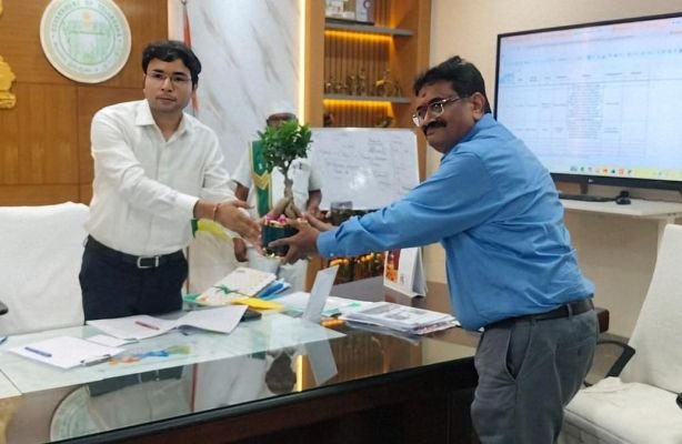 నిర్మల్ జిల్లా  అదనపు కలెక్టర్‌గా డి. వెంకట మాధవ రావు బాధ్యతల స్వీకరణ