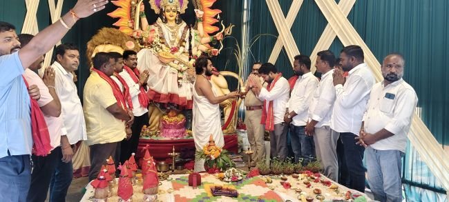 అమ్మవారి ఆశీస్సులతో ప్రజలు సుభిక్షంగా ఉండాలి