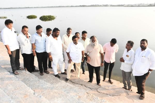 -బతుకమ్మ వేడుకలకు ముస్తాబవుతున్న సంగారెడ్డి కింది బజార్ చెరువు కట్ట - సదాశివపేట మండలం రేజింతల్‌లో బతుకమ్మ ఘాట్‌ను ప్రారంభించిన నిర్మలా జగ్గారెడ్డి,తోపాజి