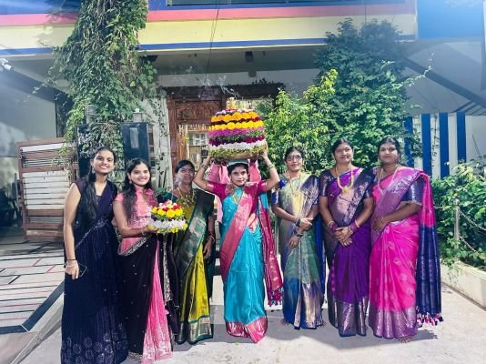 ఘనంగా సద్దుల బతుకమ్మ వేడుకలు 