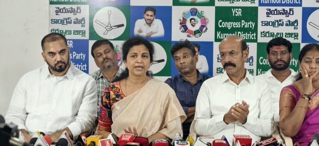 అక్రమ కేసులు, బెదిరింపులతో వైకాపాను అడ్డుకోలేరు: బుట్టా రేణుక