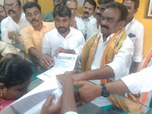 సర్వోత్తమరెడ్డిని అధిక మెజారిటీతో గెలిపించాలి