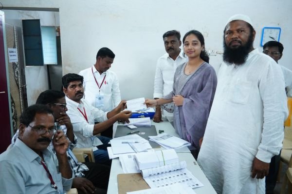 ఆత్మకూర్ మున్సిపల్ చైర్మన్ అభ్యర్థిగా డాక్టర్ ప్రియాంక అబ్బాయి నామినేషన్