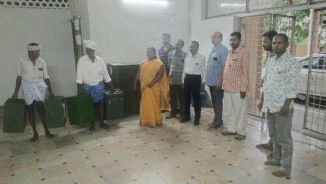 ఎన్నికల సామాగ్రిని తనిఖీ చేసిన ఎంపీడీవో ఉషారాణి..