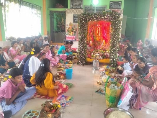 వైభవంగా వాగ్దేవి సరస్వతి దేవి పూజలు