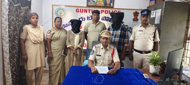 48 గంటల్లోనే నిందితులను అరెస్ట్     అర్బన్ సీఐ ఆర్ఎస్ కిషోర్ కుమార్ ఎస్సై బి జగన్మోహన్ రావును అభినందించిన ఎస్పీ వకుల్ జిందాల్ 