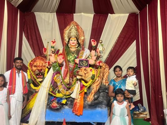 సరస్వతీ మాతగా భక్తులకు దర్శనమిచ్చిన అమ్మవారు
