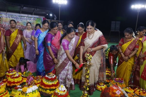 ప్రకాశం స్టేడియంలో ఘనంగా సింగరేణి బతుకమ్మ సంబరాలు, ఫ్యామిలీ డే 