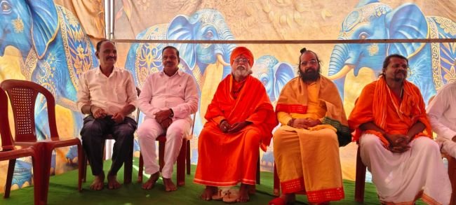 *భవాని మాత, సేవాలాల్ మహారాజ్ విగ్రహ ప్రతిష్టాపన కార్యక్రమంలో పాల్గొన్న మాజీ ఎమ్మెల్యే*