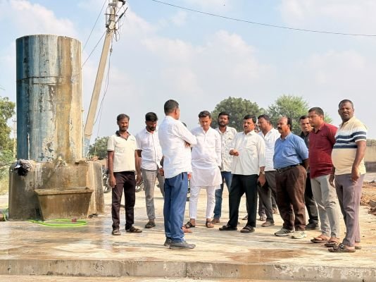 *బతుకమ్మ మెట్లను పరిశీలించిన ఎమ్మెల్యే*