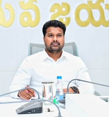 మొదటి రోజు మున్సిపల్ ఎన్నికల నామినేషన్ల స్వీకరణ ప్రక్రియ పూర్తి.. జిల్లా కలెక్టర్ ఆర్ మహేష్ కుమార్..