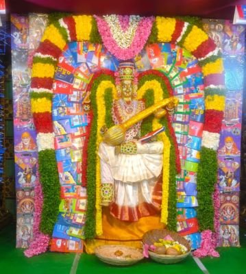 శ్రీ సరస్వతి అలంకారంలో కన్యకా పరమేశ్వరి అమ్మవారి దివ్యదర్శనం*