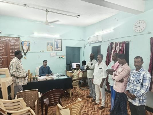 స్థానిక ఎన్నికల్లో చట్టవ్యతిరేక కార్యకలాపాలకు పాల్పడితే కఠిన చర్యలు: సీఐ అంకమ్మ