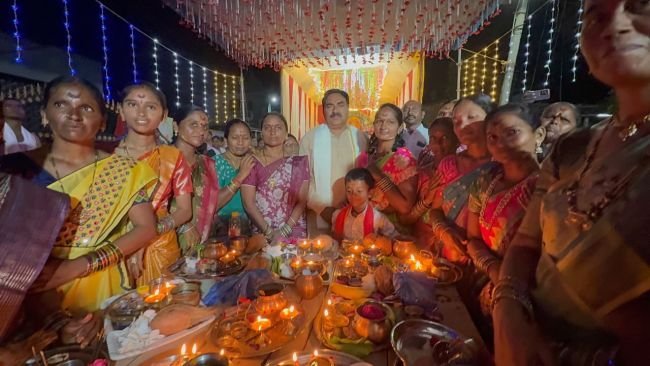 దుర్గమ్మ ఆశీస్సులు అందరికీ ఉండాలి-మాజీ మంత్రి ఎర్రబెల్లి దయాకర్ రావు