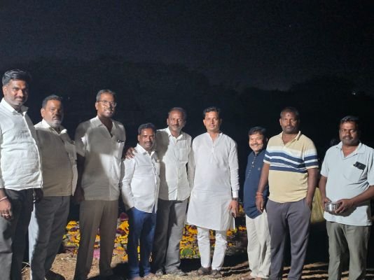 బతుకమ్మ ఉత్సవాల ఏర్పాట్ల పనులను పర్యవేక్షించిన మున్సిపల్ వైస్ చైర్మన్ దారం శంకర్ కౌన్సిలర్లు 