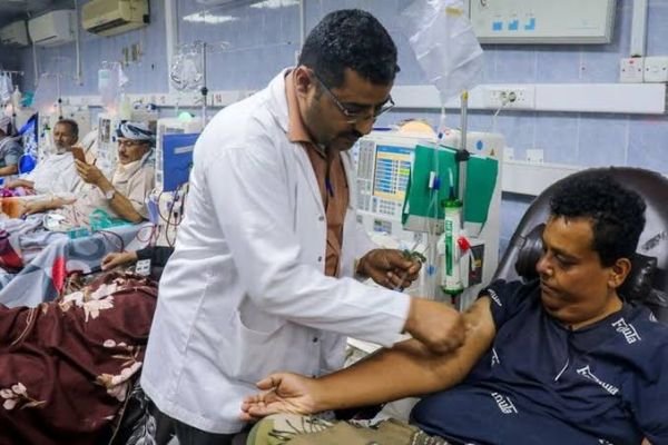  యెమన్‌లోని తైజ్‌లో పారకాష్టకు చేరిన ఆరోగ్య సంక్షోభం: హౌతీల దిగ్బంధంతో మూతపడే దిశగా ఆసుపత్రులు.. మందులు, ఆక్సిజన్ లేక రోగుల విలవిల!