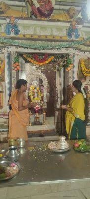 తాడిమర్రి అమ్మవారి ఆలయంలో పూజల్లో పాల్గొన్న ఎస్‌ఐ కృష్ణవేణి