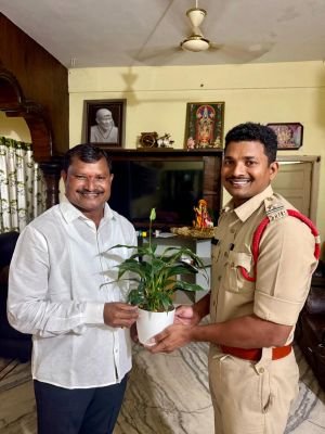 ఎమ్మెల్యే జారేను కలిసిన ఎస్‌హెచ్‌ఓ సాయి కిషోర్ రెడ్డి
