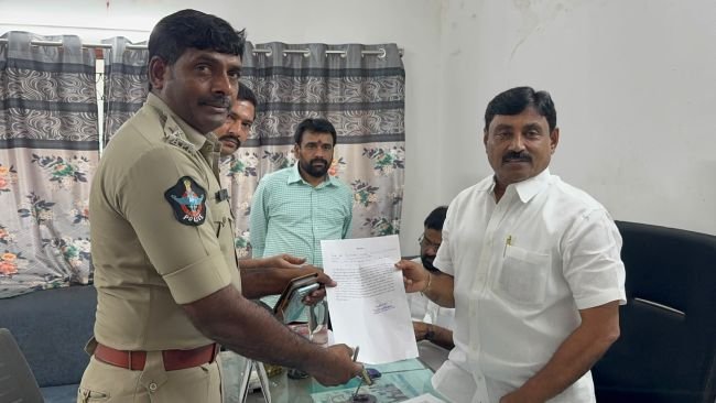 కూటమి ప్రభుత్వం కుట్రలకు భయపడేది లేదు కడప వైఎస్ఆర్ కాంగ్రెస్ పార్టీ జిల్లా అధ్యక్షుడు రవీంద్రనాథ్ రెడ్డి 