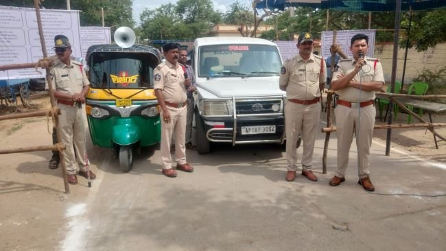 రాయదుర్గం మున్సిపల్ ఎన్నికల నామినేషన్లకు పటిష్ట బందోబస్తు  నలుగురు ఎస్సైలు, 35 మంది పోలీసులతో భద్రతా ఏర్పాట్లు