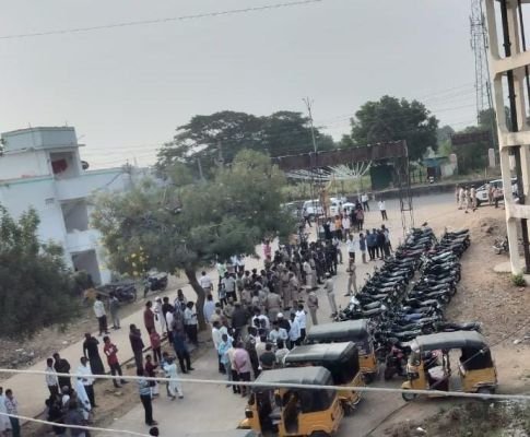 తాండూరులో పోలీసుల మెరుపు తనిఖీలు.. 42 వాహనాలు స్వాధీనం