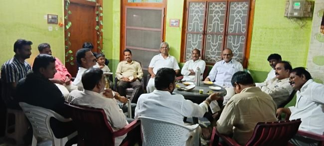 స్థానిక సంస్థల ఎన్నికలపై వైఎస్సార్‌సీపీ కసరత్తు  వత్సవాయి మండలంలో ఆశావహులతో సమావేశం