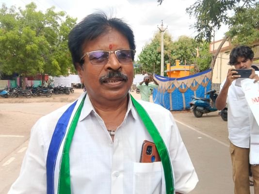30 వార్డు సల్లపల్లి రఘురామ్ వైఎస్ఆర్సిపి అభ్యర్థి రాయదుర్గం