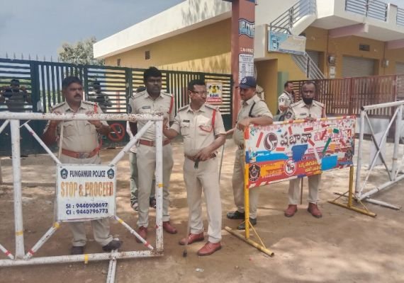 కట్టుదిట్టమైన భారీ పోలీసు బందోబస్తు మధ్య నామినేషన్లు ప్రక్రియ !