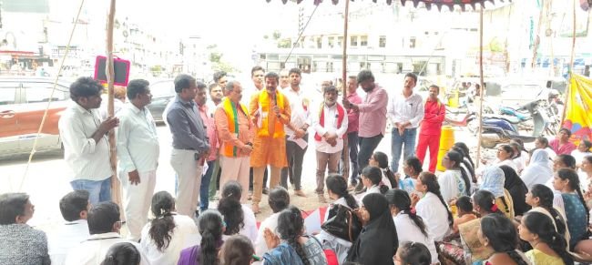 ఎన్ హెచ్ ఎం ఉద్యోగులను రోడ్డుపైకి నెట్టిన కాంగ్రెస్ ప్రభుత్వం-బిజెపి వరంగల్ జిల్లా అధ్యక్షులు గంటా రవికుమార్-సమ్మెకు సంపూర్ణ మద్దతు
