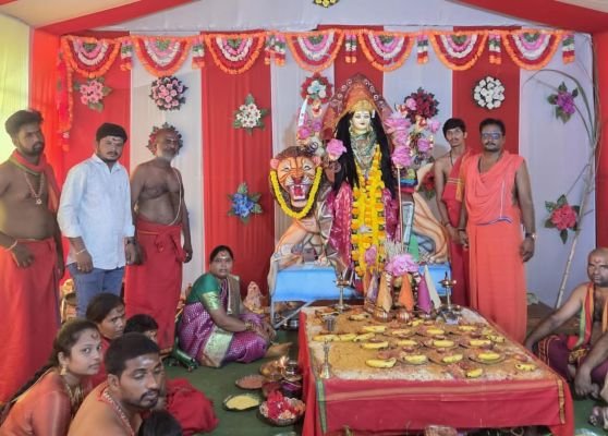 మహాలక్ష్మి దేవి రూపంలో అమ్మవారి దర్శనం