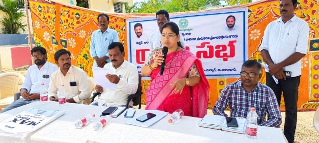 అభివృద్ధికి రైతుల సహకారం ముఖ్యం.. ప్రభుత్వం నిర్ణయించిన పరిహారమే ఫైనల్: ఆర్డీవో అనిత