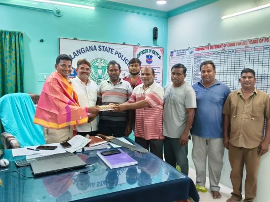 నూతన ఎస్హెచ్ఓ కి ఆటో యూనియన్ స్వాగతం*
