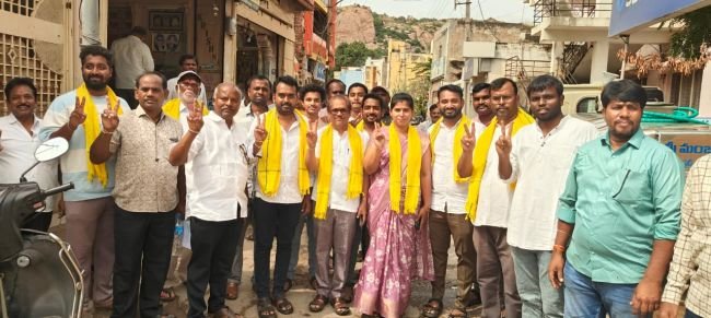 కళ్యాణదుర్గం టి డీ పి ఎన్నికల ప్రచారం జోరు. 22,27,28 వార్డుల్లో ఇంటింటా ప్రచారం.