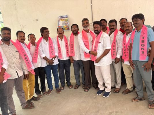 సింగరేణిలో టిబీజీకేఎస్‌ జోరు - సివిల్‌ డిపార్ట్‌మెంట్‌ నుంచి 21 మంది చేరిక