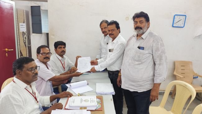 మున్సిపల్ చైర్మన్ టిడిపి అభ్యర్థిగా డాక్టర్ గోవిందరాజులు నామినేషన్ 