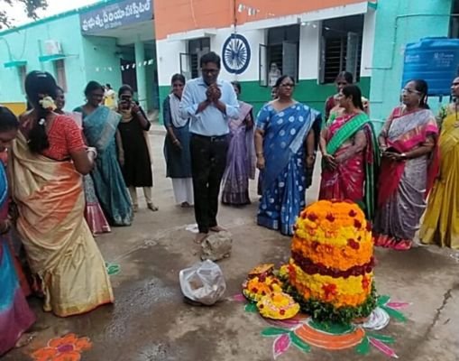 ప్రభుత్వ ఆసుపత్రిలో ఘనంగా బతుకమ్మ వేడుకలు 