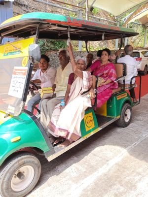 దసరా ఉత్సవాల్లో వృద్ధులు, దివ్యాంగులకు ప్రత్యేక బ్యాటరీ వాహనాలు