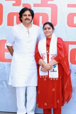 జనసేనలో చేరిన మునిగంటి కనకదుర్గ 